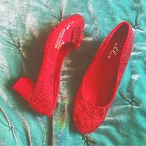 Dorothy Wizard Of Oz Red Sequin Glitter Heels Shoes size 7.5 / 8